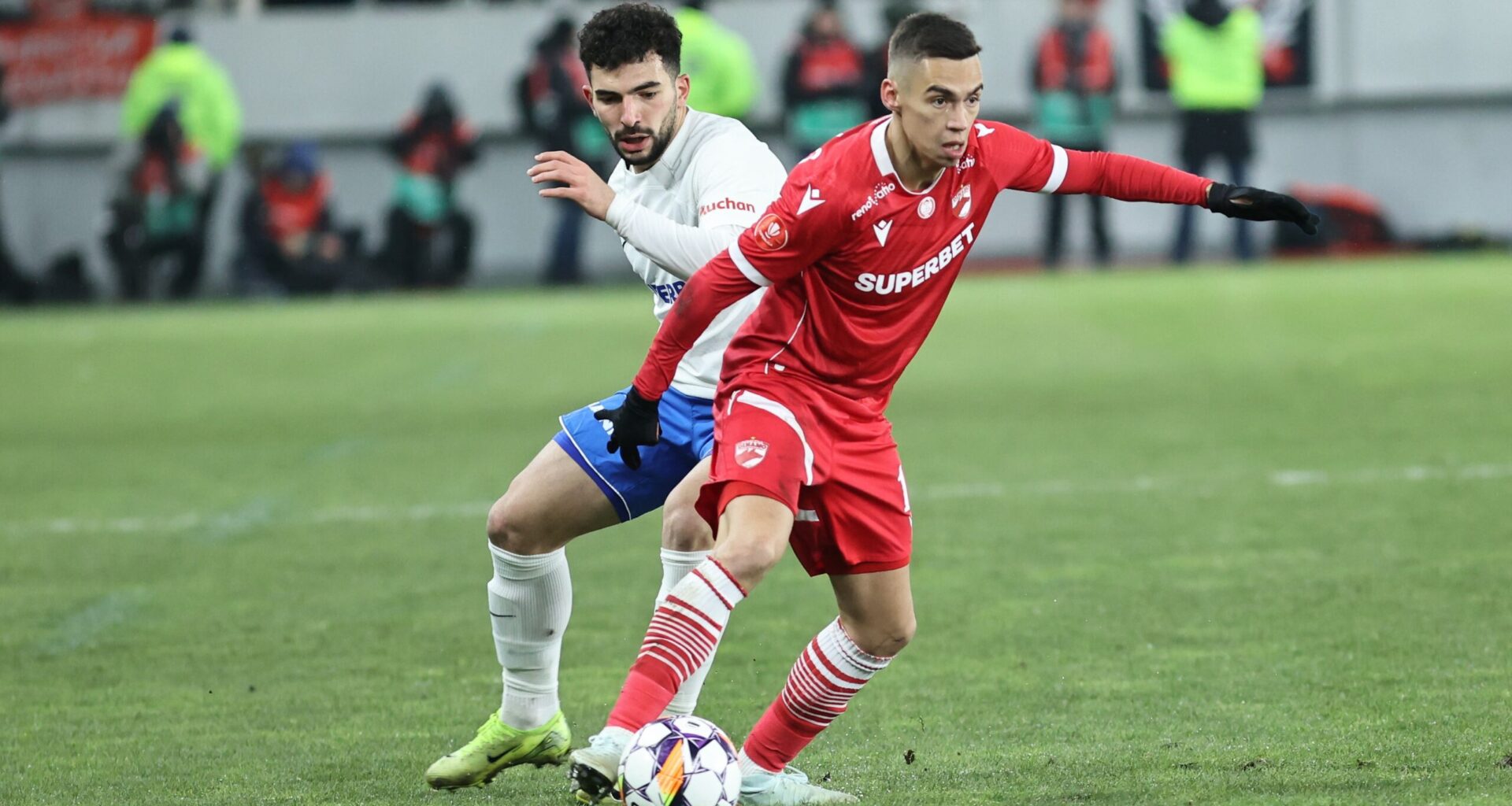 Farul Live Text Online, de la ora 21.00, în etapa 11 din Superligă. Cu o victorie, „câinii” urcă pe locul secund în clasament! Echipele probabile