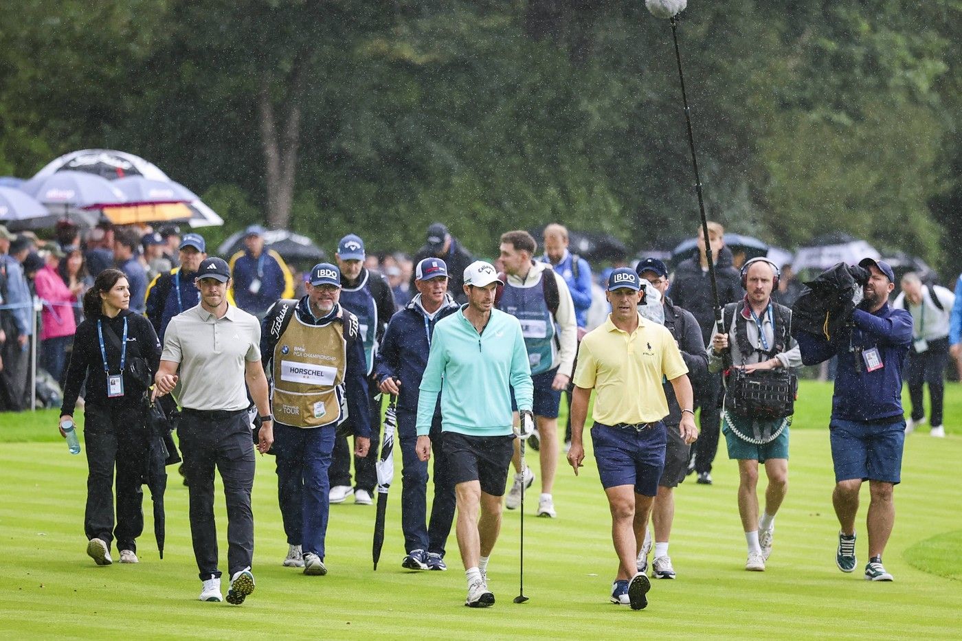 „Trebuie să lucrez mult ca taximetrist”