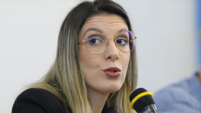 Ministra Mediului, ironizată de Sorin Grindeanu. "Doamna Buzoianu e ONG-istă. Crede în popândăii care opresc Răstolița și în cărăbușii care opresc autostrăzi"