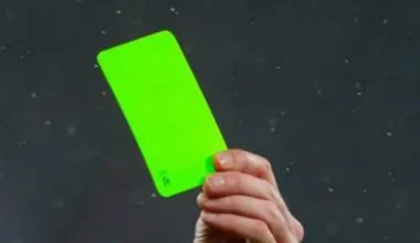 Moment istoric! S-a folosit pentru prima dată cartonașul verde în fotbal: ce s-a întâmplat!