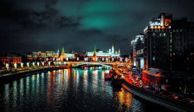 Atac cu drone la Moscova: Un avion a trecut razant pe deasupra blocurilor (Video)