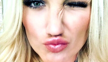 Și-a pus tatăl să o scoată din testamentul de 5.000.000$! Unde a ajuns să trăiască, după moartea lui