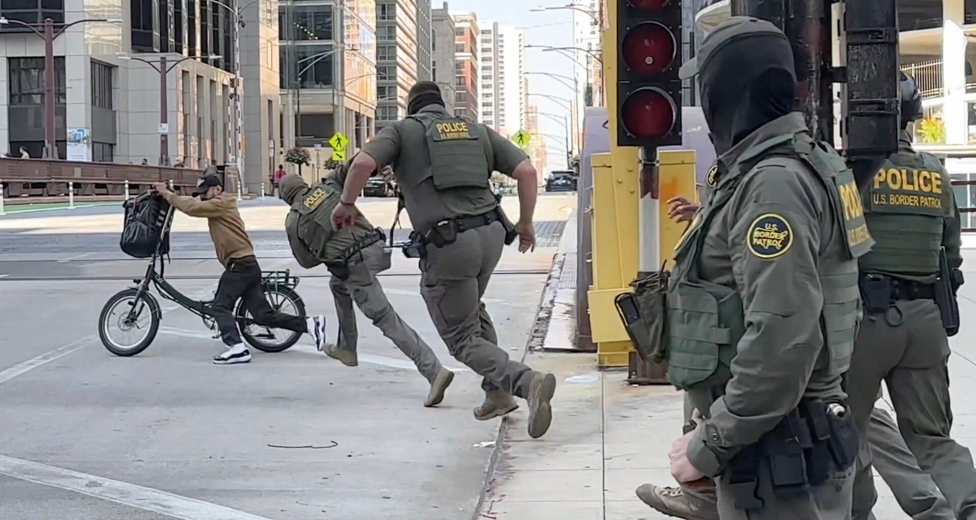 Urmărire bărbat bicicletă SUA