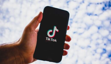 TikTok recomandă haine pe clipuri din Gaza