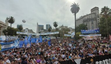 La Buenos Aires, manifestanţii cer dreptate în cazul unui triplu „narco-femicid”, după ce corpurile a trei tinere femei au fost descoperite îngropate