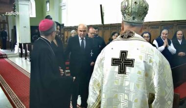 VIDEO: Premierul Ilie Bolojan a ajuns sâmbătă la Blaj, la Catedrala unde este depus trupul neînsuflețit al Cardinalului Mureşan