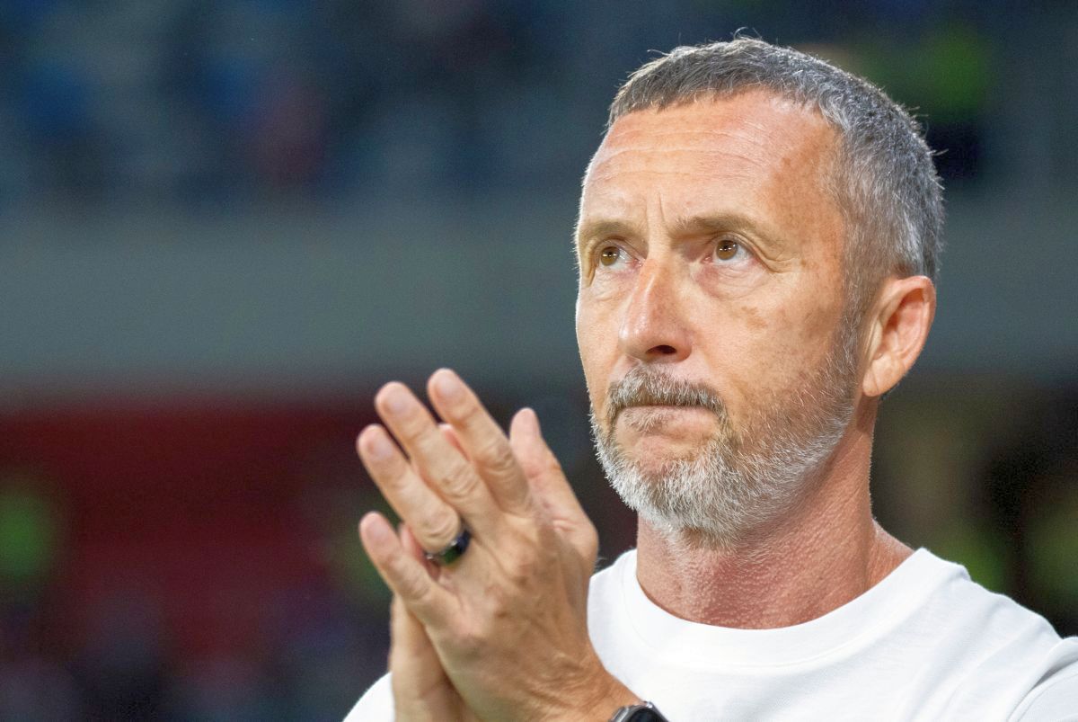 „Poate a semnat cu altcineva”