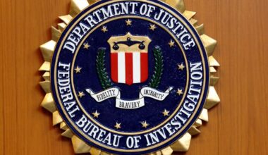 FBI concediază aproximativ 20 de agenți pentru că au îngenuncheat la protestele din 2020