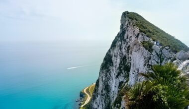 Un submarin rusesc din Flota de la Marea Neagră, Novorossiisk, în dificultate în largul Gibraltarului, către Oceanul Atlantic