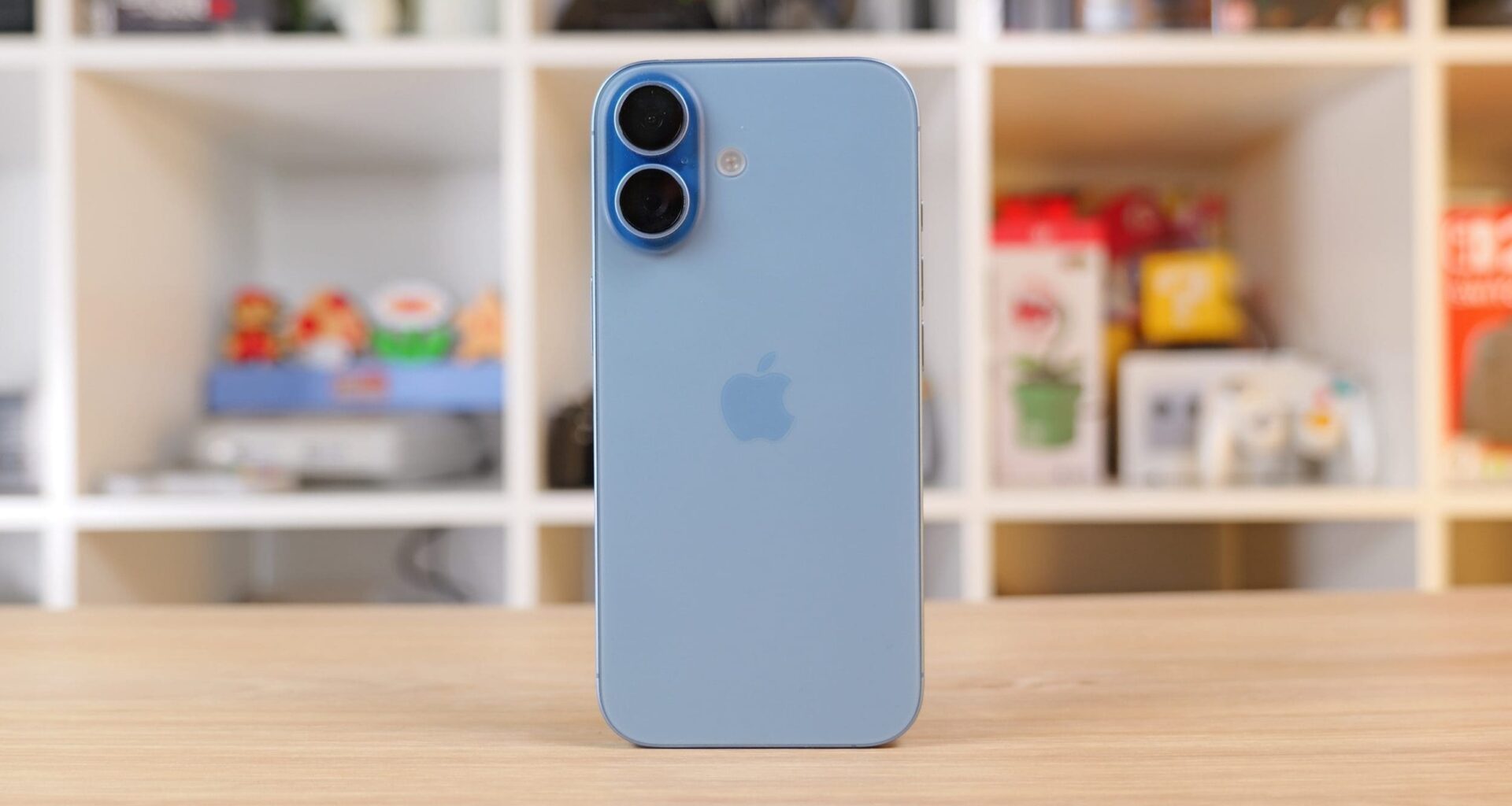 Apple pregătește „versiunea buget” a lui iPhone 17