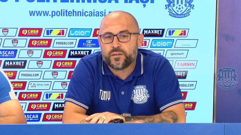 „Nu sunt o c***ă. Nu mă vând”. Antrenează o echipă importată din România și nu a mai rezistat