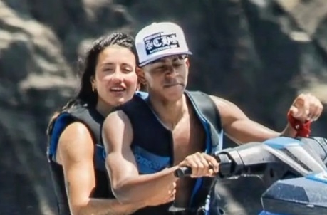 ”Are un calendar cu fete. În fiecare zi una nouă”