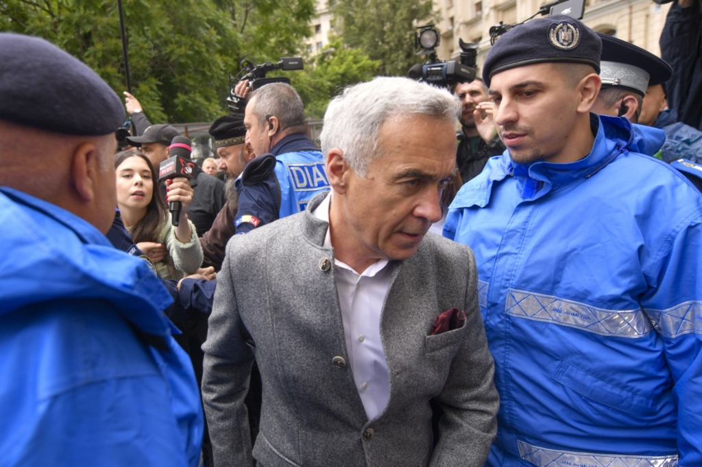 Cum a comentat Călin Georgescu acuzațiile pentru care a fost trimis în judecată. "Cine dorește să citească rechizitoriul probabil că va crede în Scufița Roșie"