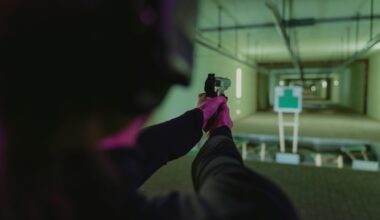 Un glonț care a zburat de la un poligon privat a lovit un bărbat care mergea liniștit cu bicicleta pe drum FOTO