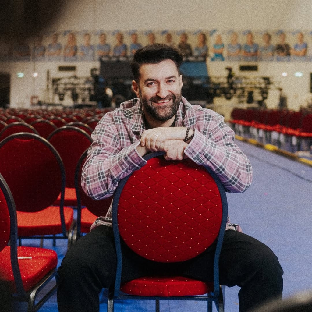 „Chiar te strică fusta aia”