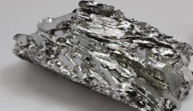 Metalul care face aurul să pară ieftin. Cât valorează un kg din comoara ascunsă a lumii moderne