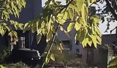 Ucrainenii au atacat o mașină care transporta mai mulți operatori de drone ruși. Momentul când sare în aer, filmat VIDEO