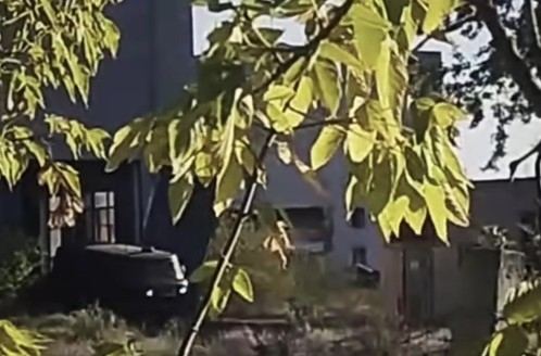 Ucrainenii au atacat o mașină care transporta mai mulți operatori de drone ruși. Momentul când sare în aer, filmat VIDEO