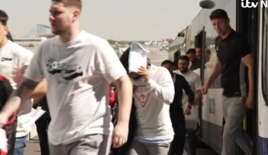 Cum arată românii deportați de Marea Britanie, cu 2.000 de lire fiecare. S-a lăsat cu scandal în drum spre avionul către România. „De ce trebuie să fiu deportat?” VIDEO