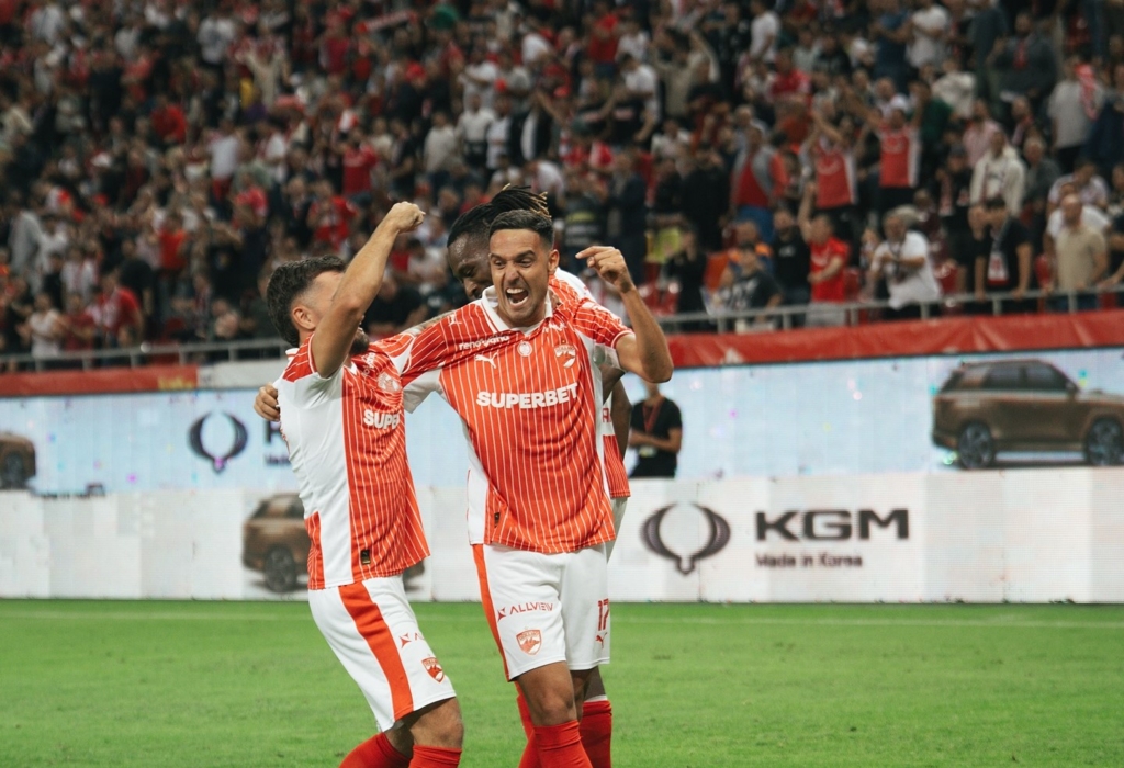 S-a încheiat meciul dintre Dinamo și Farul! Echipa bucureșteană urcă pe podium