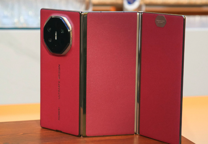 cum a ajuns compania chineză liderul global al telefoanelor pliabile