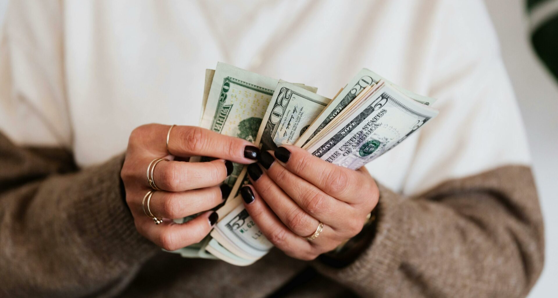 Locuitorii din Alaska primesc cecuri în valoare de 1.000 de dolari. Iată de ce