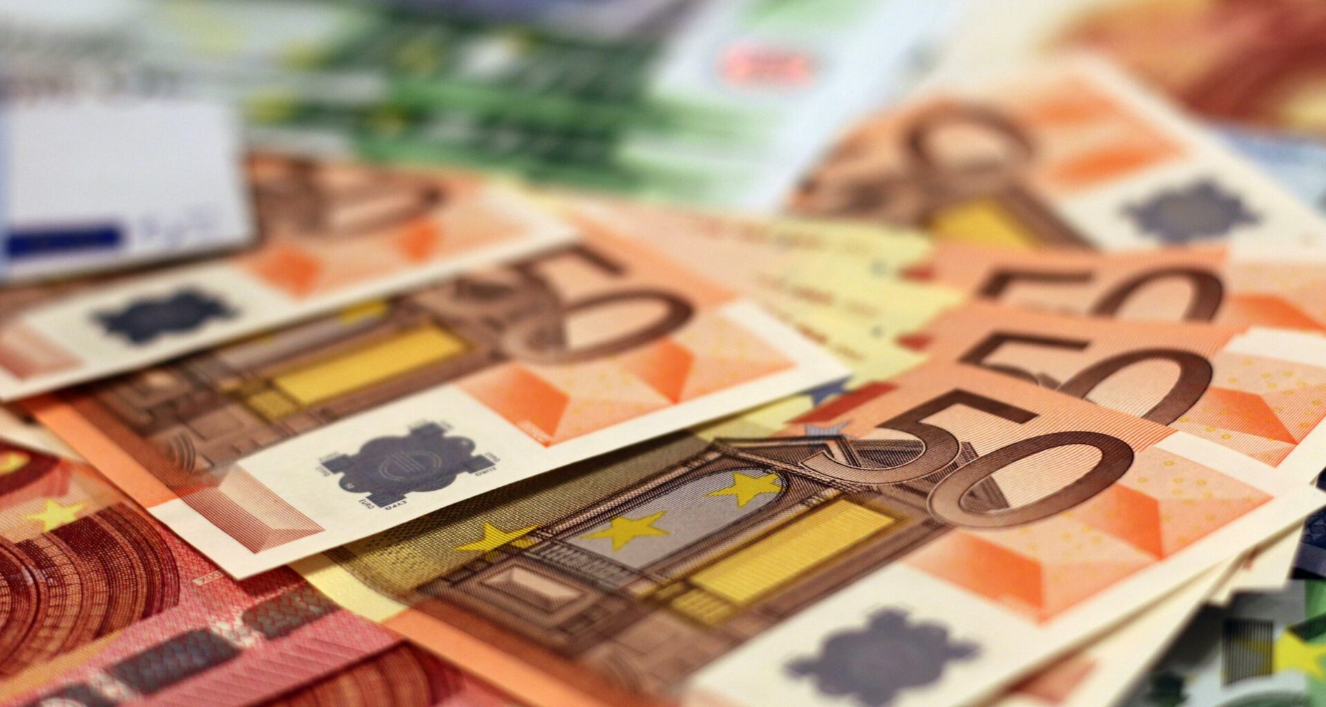 Banca Centrală Europeană recomandă păstrarea de numerar în caz de „instabilitate majoră”