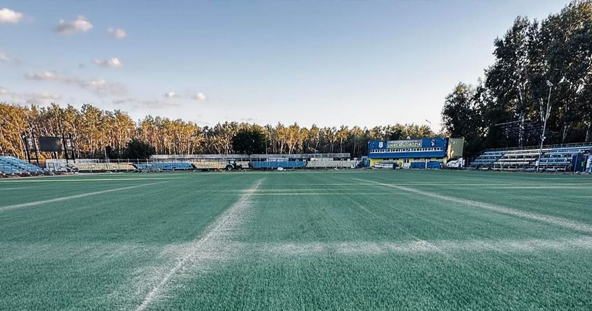 Se montează gazonul. Echipa din Superliga, tot mai aproape de revenirea acasă. Lucrările la stadion, aproape de finalizare
