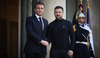 Războiul din Ucraina, ziua 1.310. SUA și UE vor doborârea avioanelor rusești / Zelenski a anunțat că va renunța la președinție