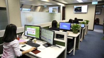 „Meseriile trecutului”. Locurile de muncă pe care inteligența artificială le amenință cel mai tare cu dispariția. Microsoft a publicat TOP 40