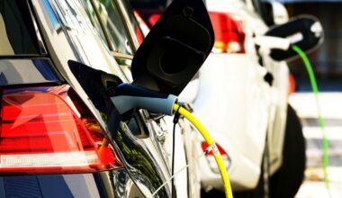 Mașinile hibride plug-in poluează aproape la fel de mult ca cele pe benzină! Raportul Guardian zguduie piața auto