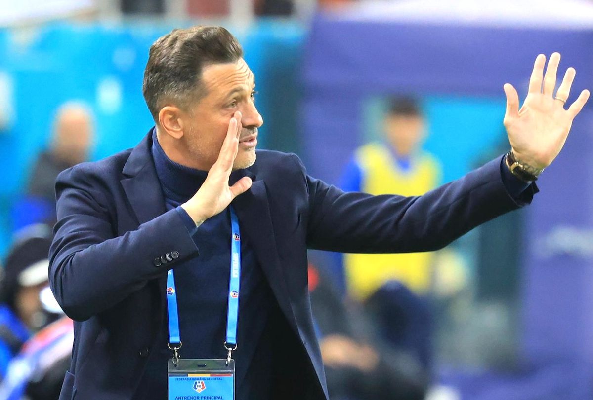 Râde de tactica lui Mirel Rădoi: „Un fel de oină!” » Atac la trei fotbaliști ai Universității Craiova: „E «curățătorie chimică»”