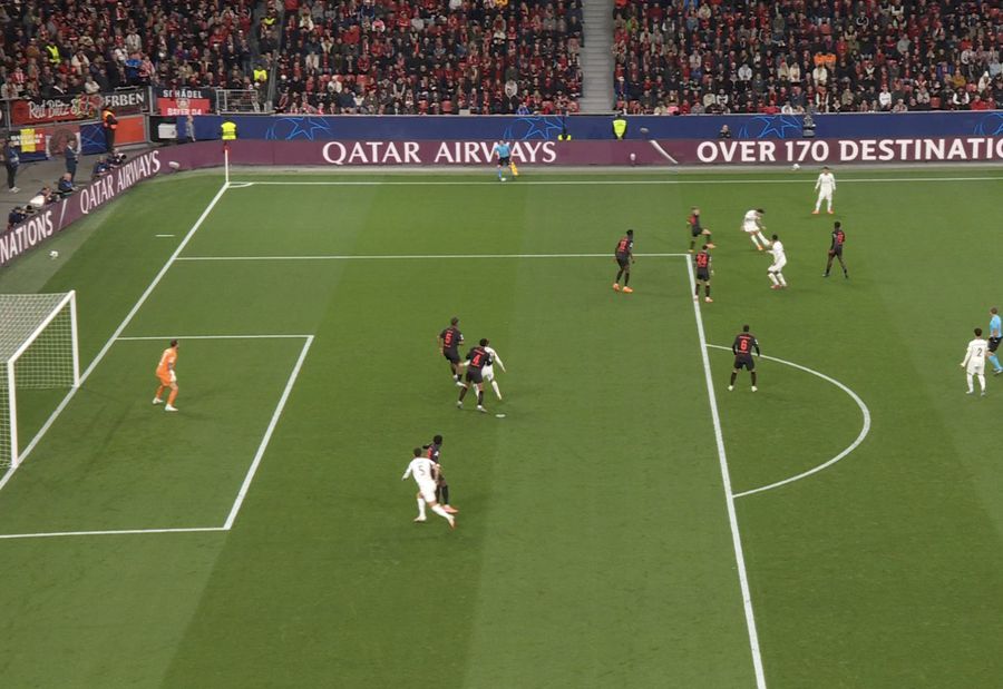 Dennis Man i-a impresionat pe olandezi » Laude după Leverkusen - PSV: „Perfect! Strălucit!”