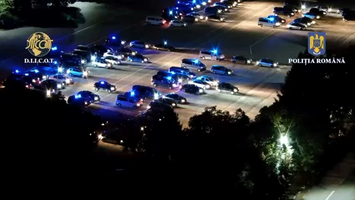 În urma perchezițiilor au fost reținute 22 de persoane FOTO: Captură video