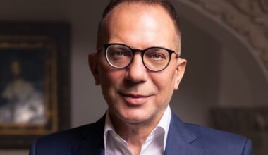 Cazul chiriei de lux de la EximBank: Directorul Halalai, încă în funcție, la 3 luni după ce Bolojan a cerut demiterea