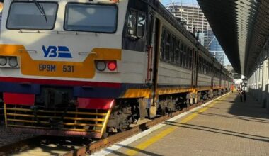 Ucraina introduce un tren zilnic direct către București