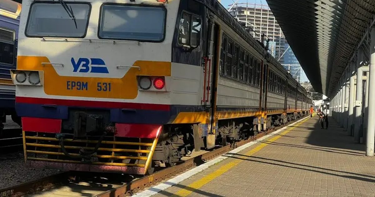 Ucraina introduce un tren zilnic direct către București