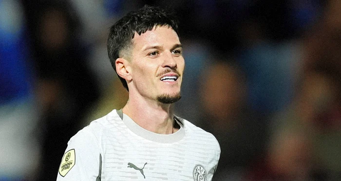 Dennis Man are din nou motive să zâmbească. Foto X PSV