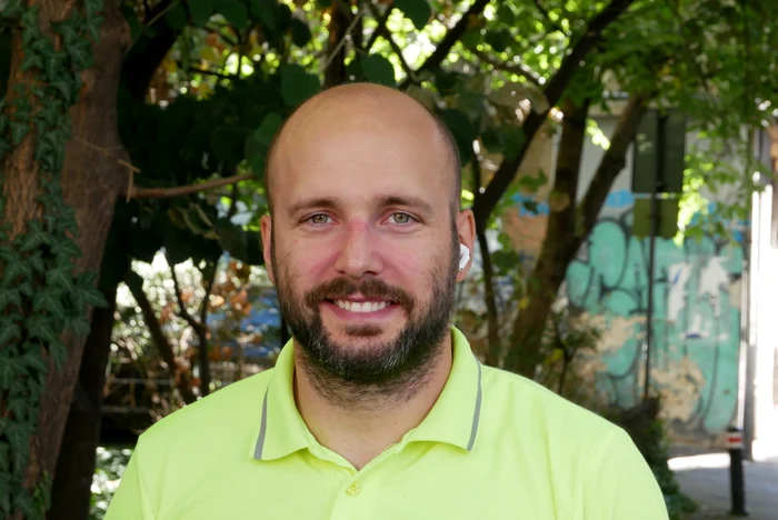 Iulian a început să ajute la schimbarea feței orașului în 2021. FOTO: Norbert Nemeș