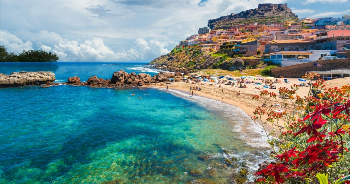 Una dintre cele mai frumoase insule din lume, în iarna demografică: case de un euro, bani pentru copii și o luptă împotriva dispariției