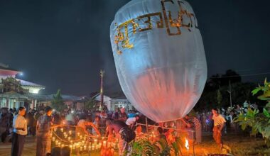 Atac sângeros la un festival din Myanmar: cel puțin 24 de morți după ce armata a aruncat bombe dintr-o parapantă motorizată