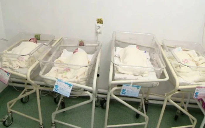 Doi bebeluși au fost încurcați la naștere FOTO: Adevărul