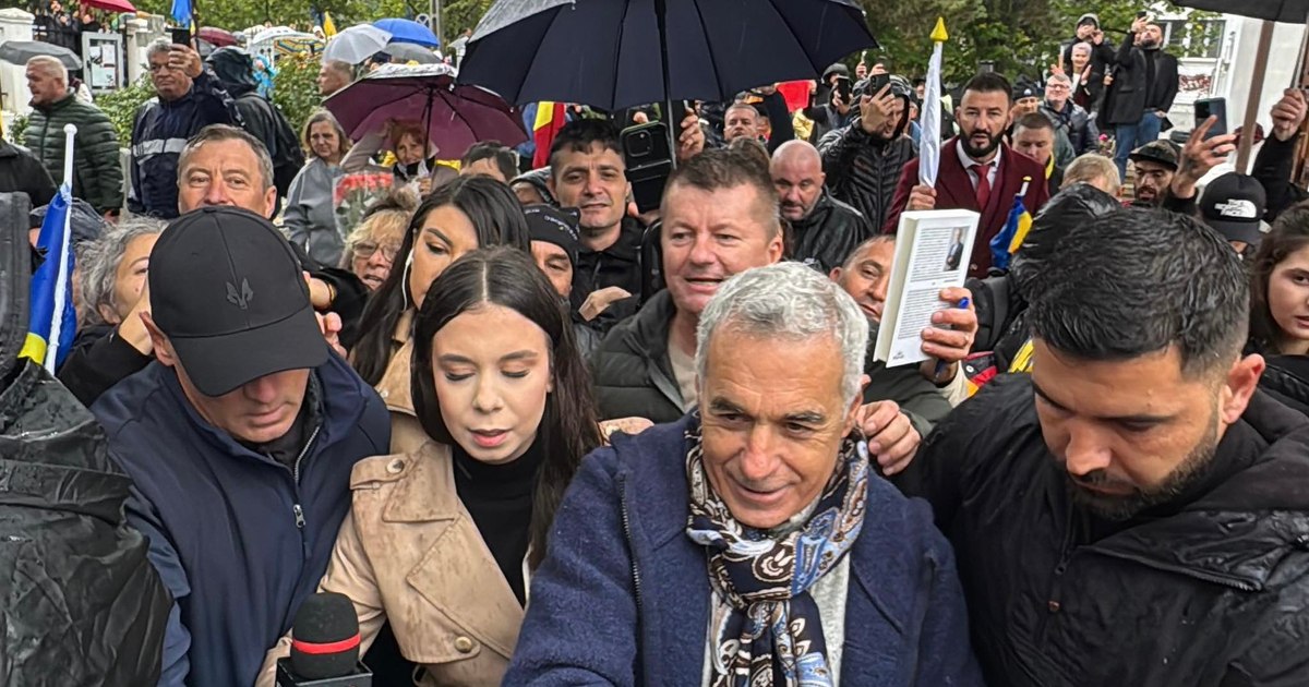 Călin Georgescu comparat de preotul din Buftea cu „Sfântul Cleopa”. Slujitorul bisericii a tras clopotele pentru fostul candidat la prezidențiale