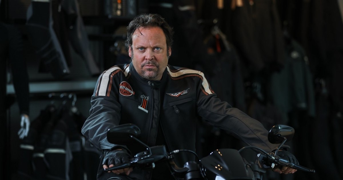 Ministrul Energiei promite sancțiuni după ce Charlie Ottley a rămas trei zile fără curent: „Nu e normal să fii tratat cu aroganță de operatori”