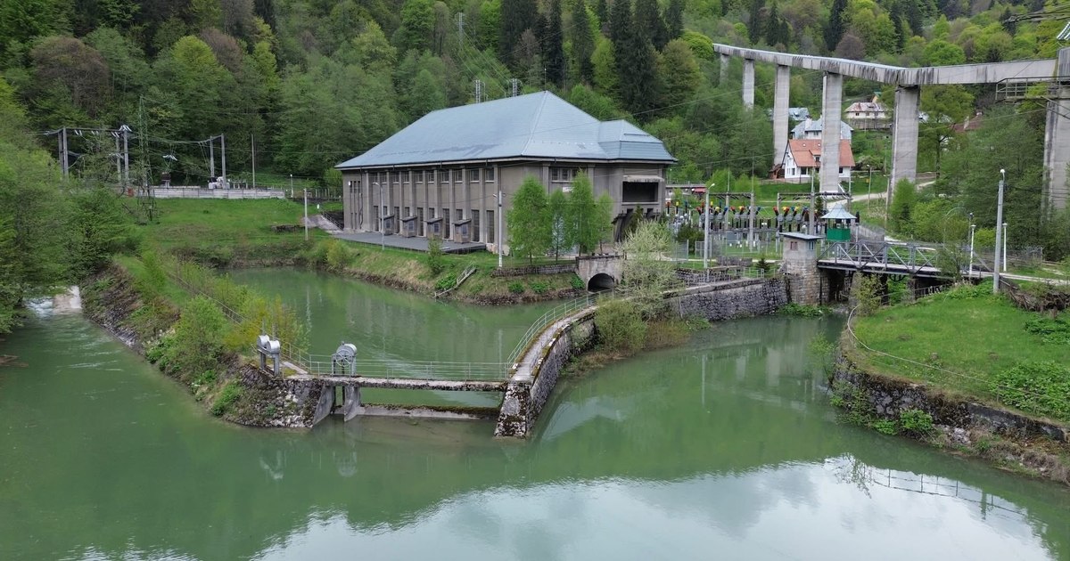 Dobrești, prima mare hidrocentrală a României. Construită în 16 luni, rezistă de un secol la poalele Bucegilor