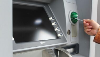 Escrocherie de 50.000 de lei. O femeie a fost păcălită de un presupus „angajat BNR” să ia un credit și să trimită banii unui necunoscut