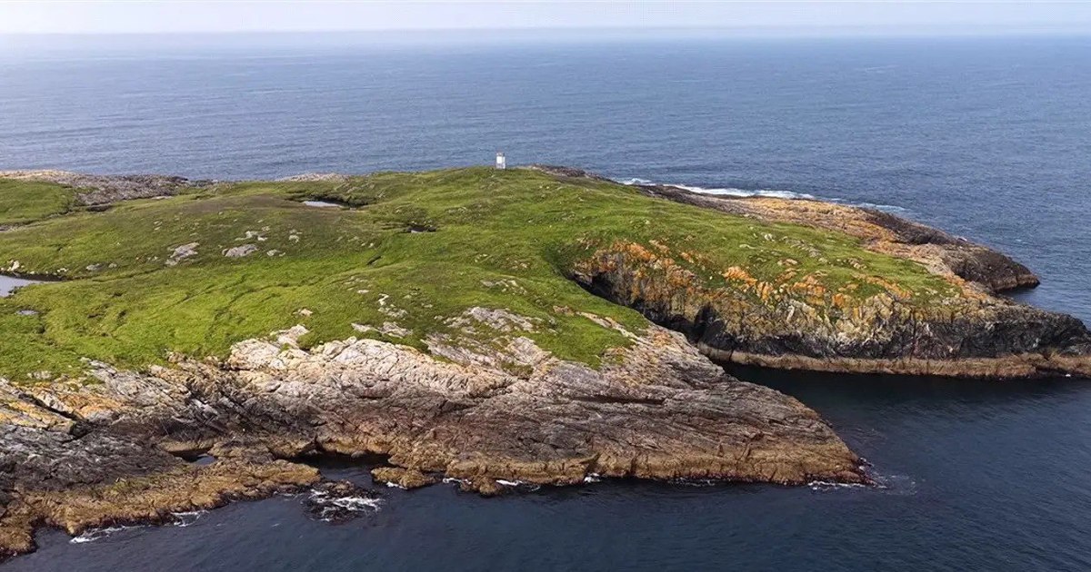 O insulă nelocuită, scoasă la vânzare la prețul unui apartament din București: „Un refugiu cu adevărat unic”