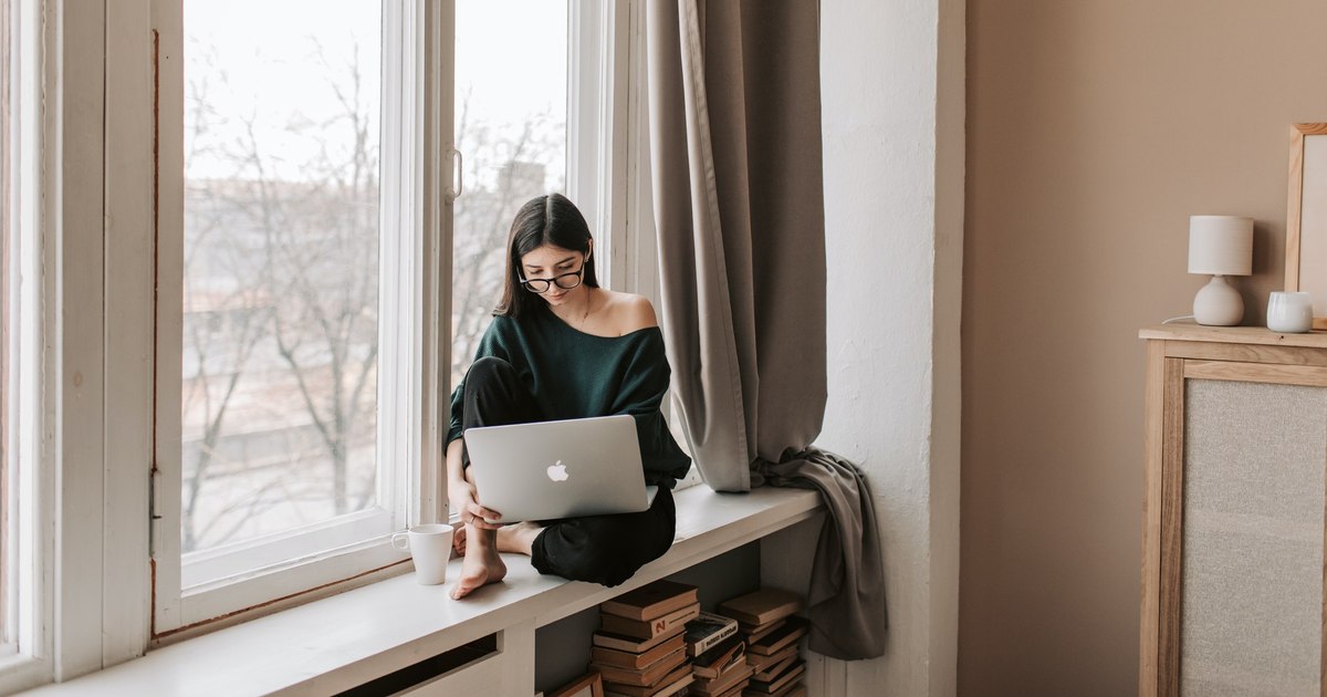 Ce job oferă salarii de până la 12.000 de lei pentru tineri. Meseriile „plictisitoare” devin atractive