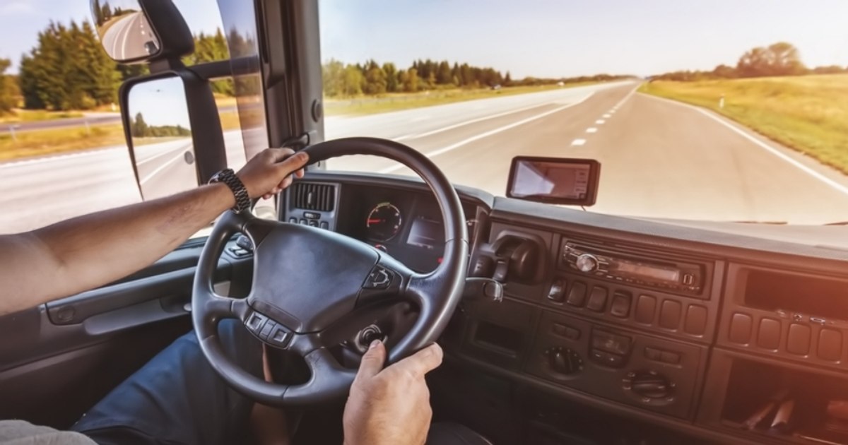 Soluția unui șofer român de camion pentru a-și recupera salariile restante. „Îl voi returna doar când îmi voi primi banii”