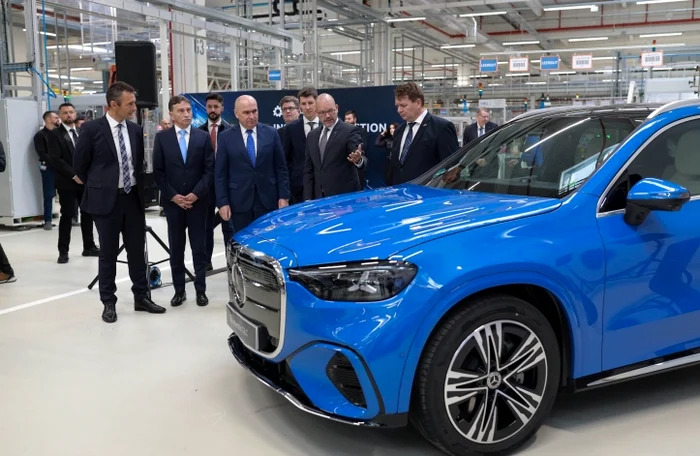 Premierul Bolojan, vizită la compania Star Assembly Sebeș FOTO: Gov.ro